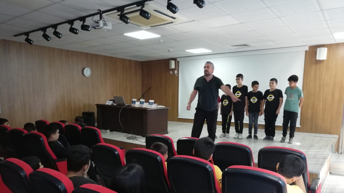 ÖĞRETMEN VE YAZAR HALİL KIRIK